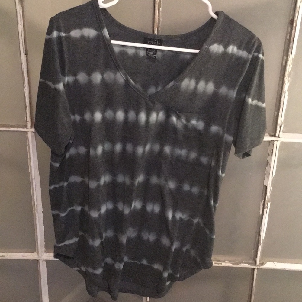 Tie dye v neck
